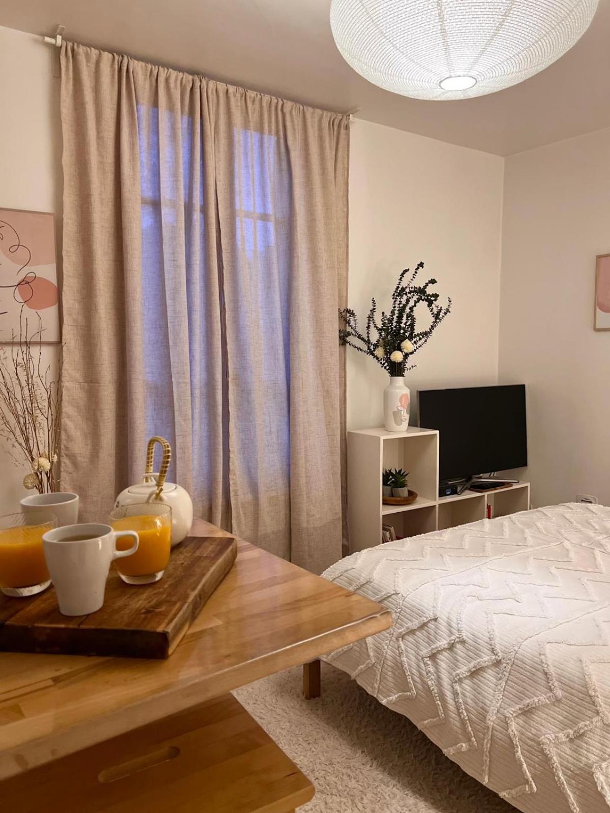 Escale Cosy A Pontoise Jacuzzi Et Terrasse Apartment Exterior photo