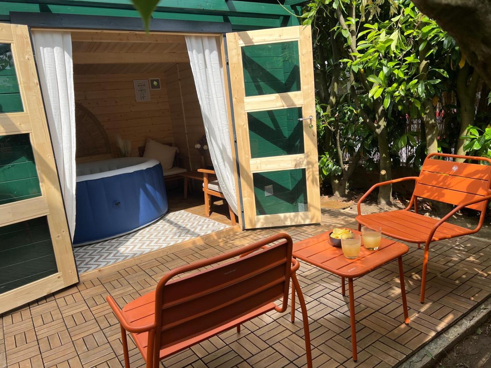 Escale Cosy A Pontoise Jacuzzi Et Terrasse Apartment Exterior photo